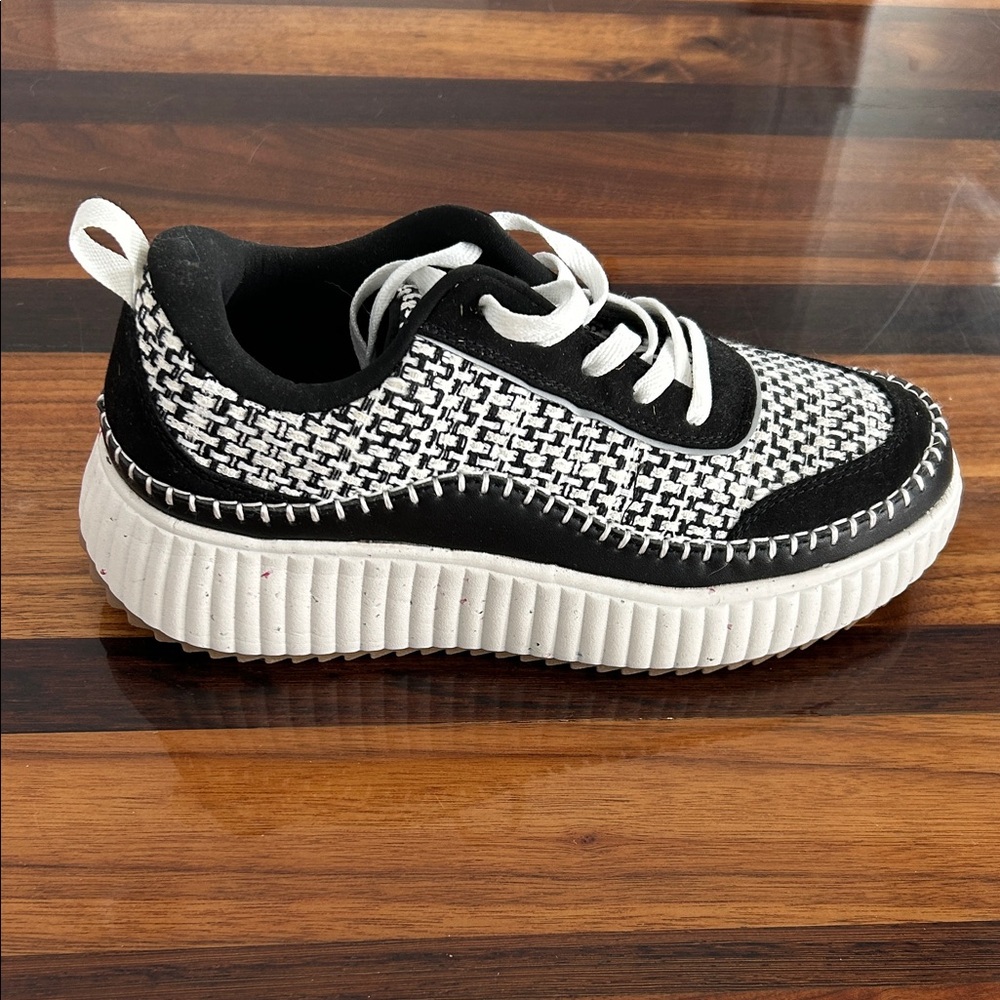 Black and White Patterned Sneakers - Picture 2 of 4